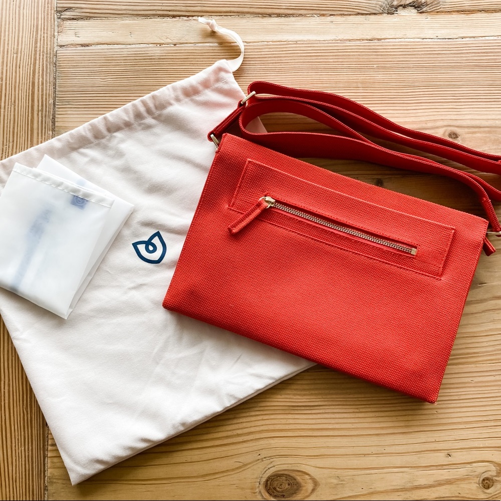 Rothy’s Dual Zip Crossbody in Bright Poppy
